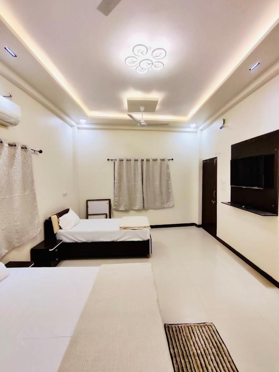 Ap Suite - By Ap Villa'S And Resort'S اوجاين المظهر الخارجي الصورة